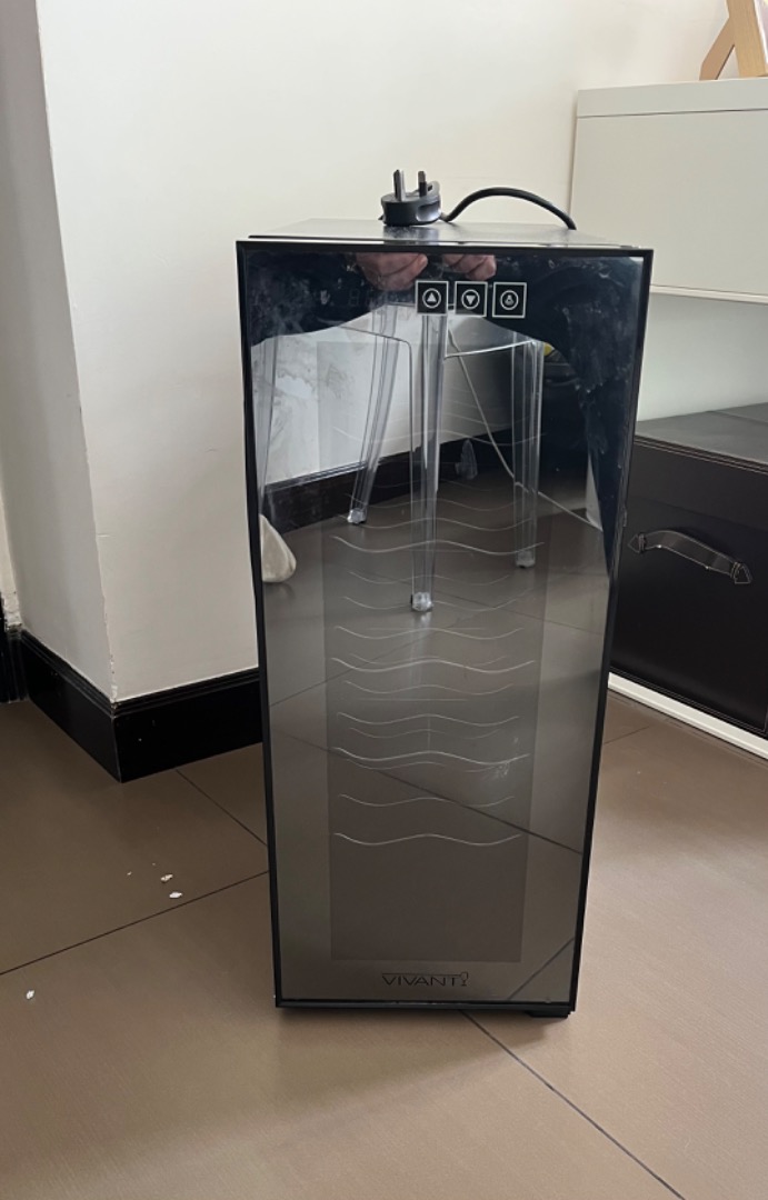 Vivant 12 Bottle Wine Fridge, 家庭電器, 廚房電器, 酒窖及存倉 Carousell