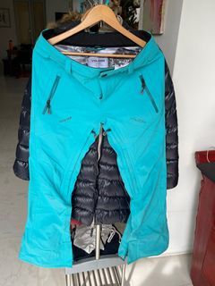 Volcom womens snow pants size M