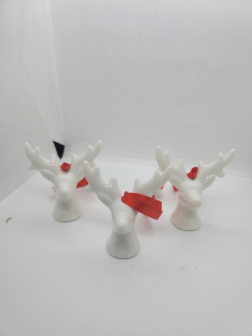 AMSEL Germany porcelain mini reindeer heads (Category: Other Home Decor) located in Marikina City. Submitted by mypeculiarcloset (Listing ID 1201170421, Image 1). Description: 3 pieces mini reindeer heads Made in Hamburg Germany Made out of porcelain, approx 2 inches in height 2 inches in width. MOP: Bpi Island/BDO/GCash/Paymaya .