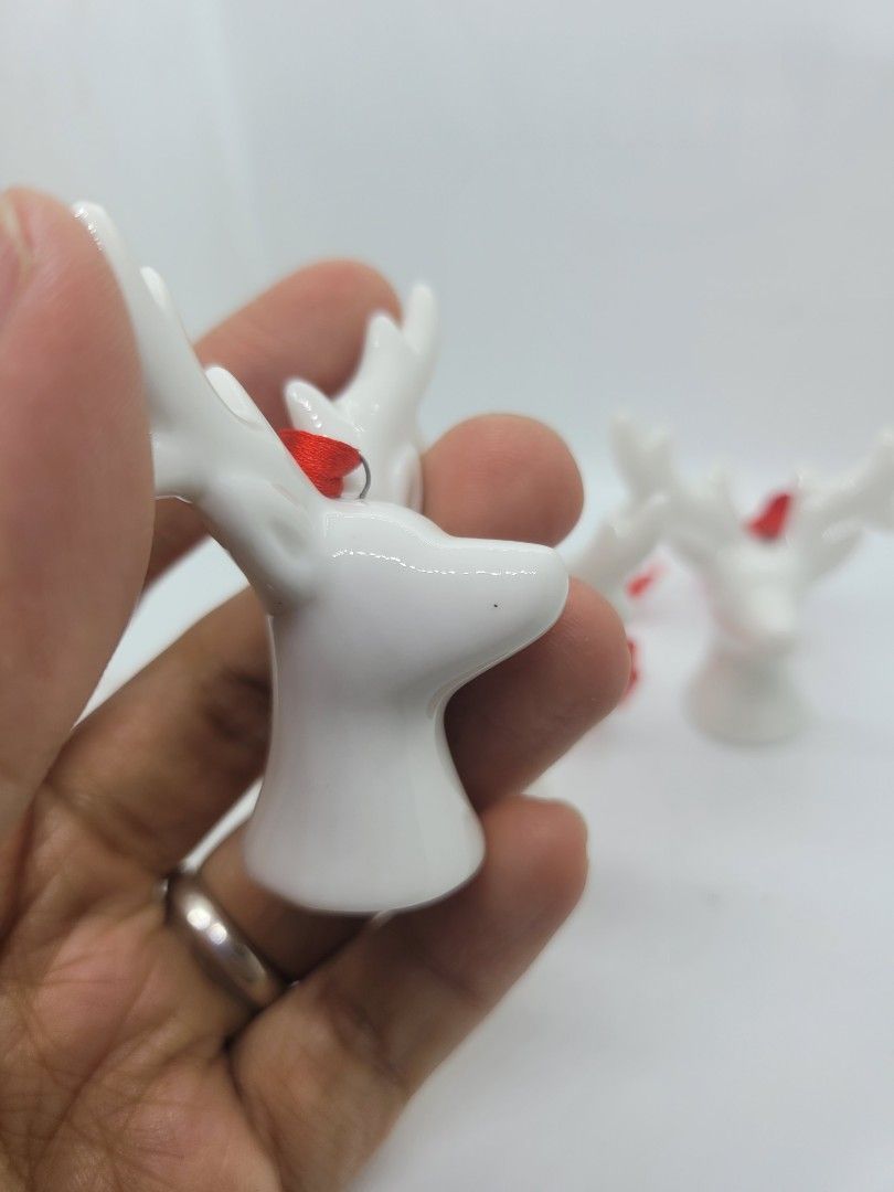 AMSEL Germany porcelain mini reindeer heads (Category: Other Home Decor) located in Marikina City. Submitted by mypeculiarcloset (Listing ID 1201170421, Image 2). Description: 3 pieces mini reindeer heads Made in Hamburg Germany Made out of porcelain, approx 2 inches in height 2 inches in width. MOP: Bpi Island/BDO/GCash/Paymaya .