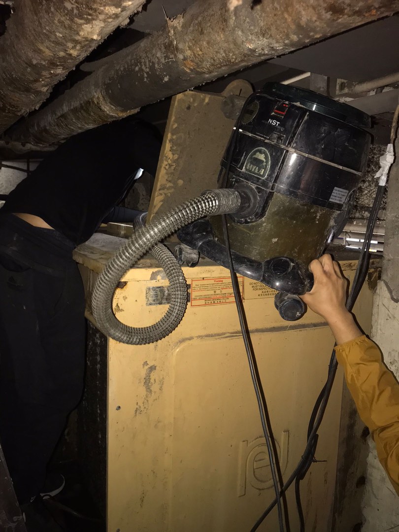 Water tower suction cleaning628648358792971120