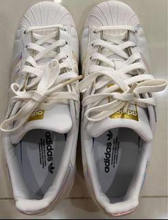 Superstar holographic singapore store