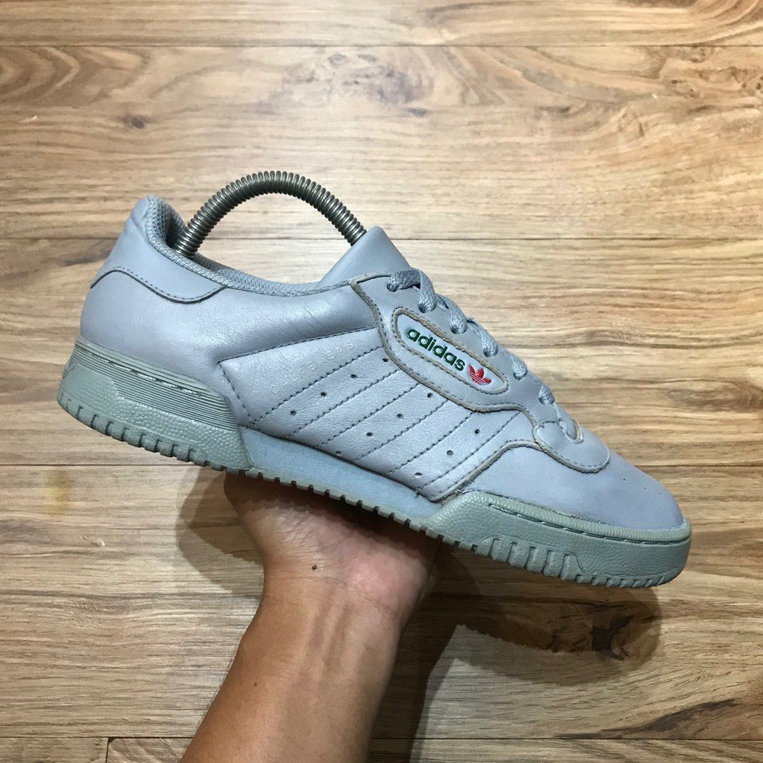 Yeezy calabasas 2025 uk