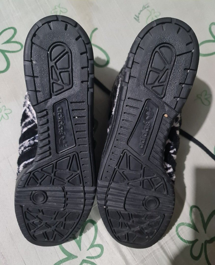 adidas jeremy scott zebra