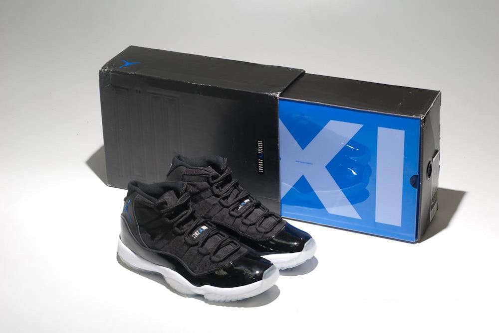 Air Jordan 11 Retro “Space Jam” 2016, Men's Fashion, Footwear, Sneakers on  Carousell