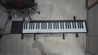 Alesis v61 Midi Keyboard