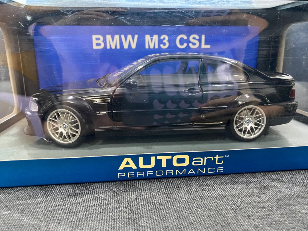 Autoart BMW M3 CSL e46 2003 - Black Sapphire metallic (1:18 scale 