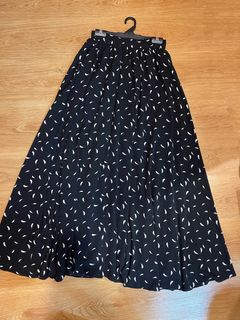 (Category: ) located in . Submitted by wardrobe14 (Listing ID 1201077698, Image 1). Description: .