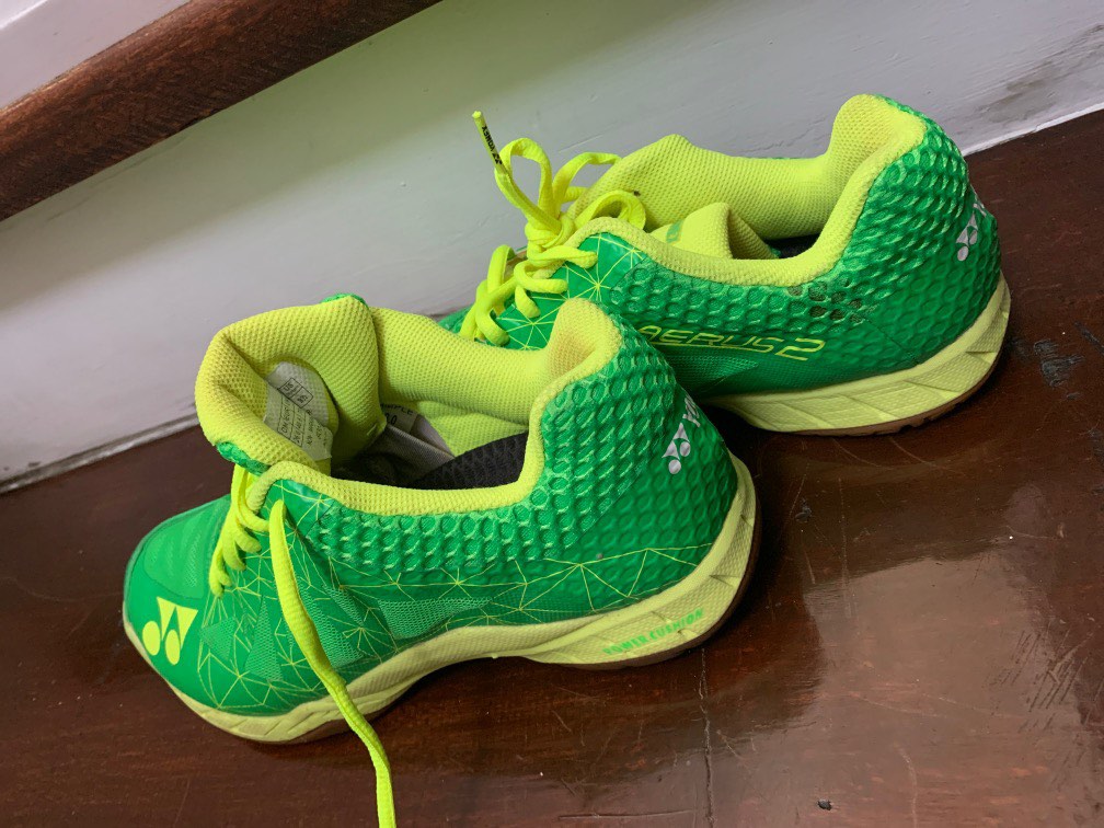 buy badminton shoes online