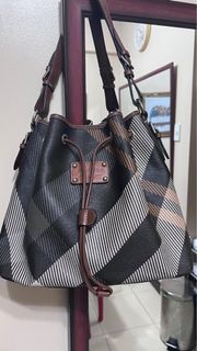 Bean Pole bucket bag