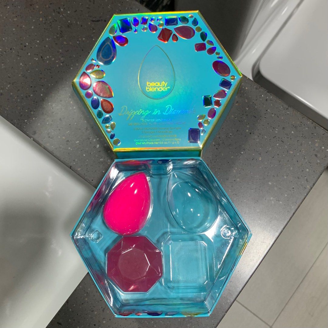 Beauty Blender with Soap, Beauty & Personal Care, Face, Makeup on Carousell