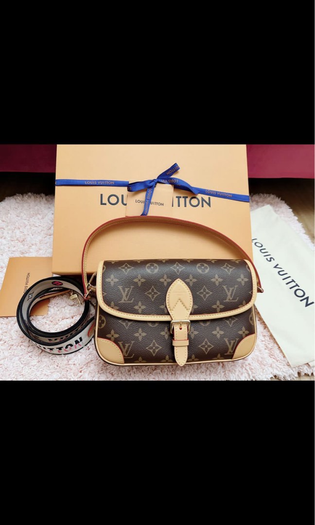 M45985 Louis Vuitton Monogram Canvas Diane satchel