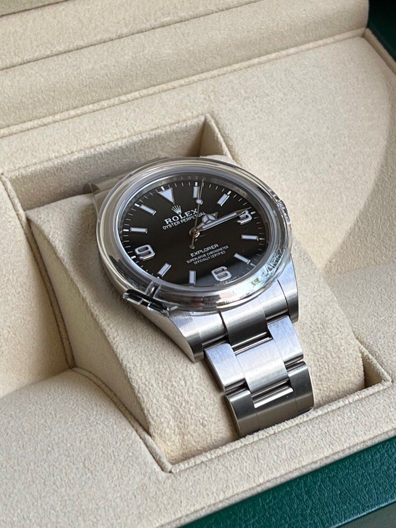 Brandnew 214270 Rolex Explorer 1 (Category: Luxury Watches) located in Quezon City. Submitted by comfortcarsinc (Listing ID 1201017830, Image 3). Description: Brandnew Rolex Explorer 1 214270.