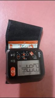 Braun wrist  Blood  pressure monitoring device