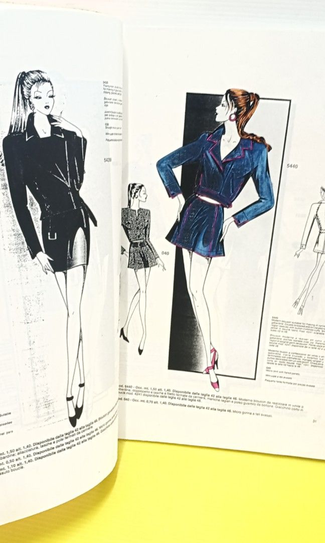 Buku model baju, Buku & Alat Tulis, Majalah & Lainnya di Carousell