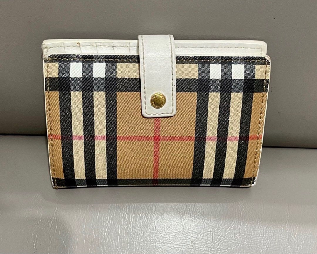 Burberry wallet, Women's Fashion, Bags & Wallets, Wallets & Card holders on  Carousell