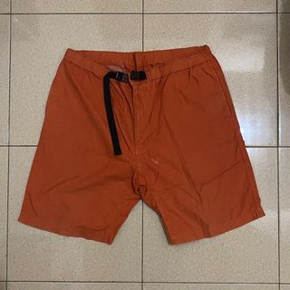 Celana pendek Uniqlo