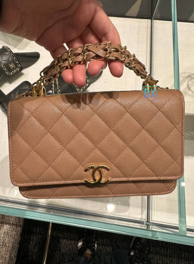 Chanel 22k WOC with handle - Beige Chanel 22k wallet on chain with handle,  Luxury, Bags & Wallets on Carousell