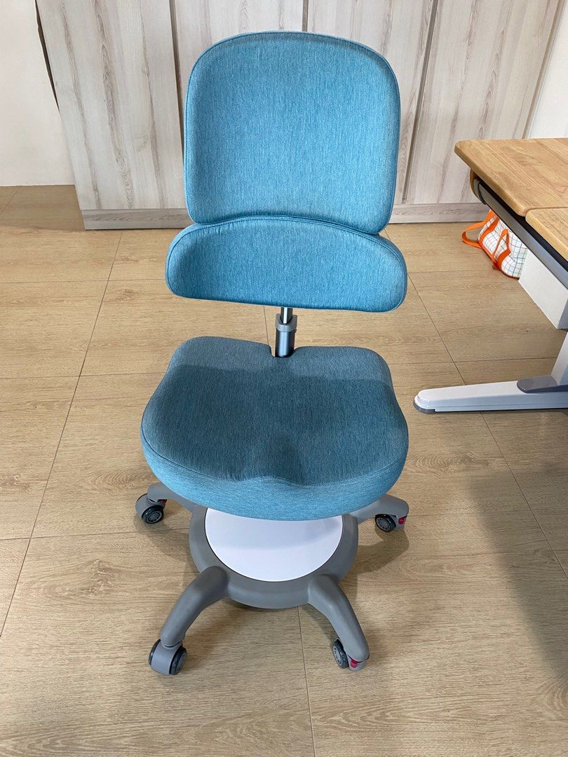 Children’s ergonomic chair , Furniture & Home Living, Furniture, Chairs