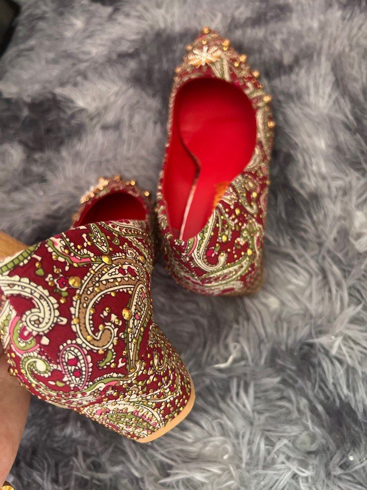 Chinese Red Embroidered Wedding Shoes Heels