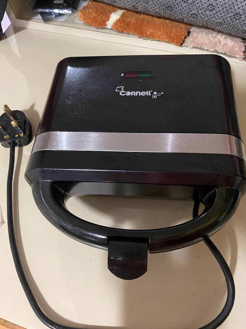Cornell waffle maker, Furniture & Home Living, Kitchenware & Tableware