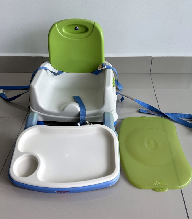 FisherPrice Booster Seat with Feeding Tray (ages 6m2.5yo), Babies
