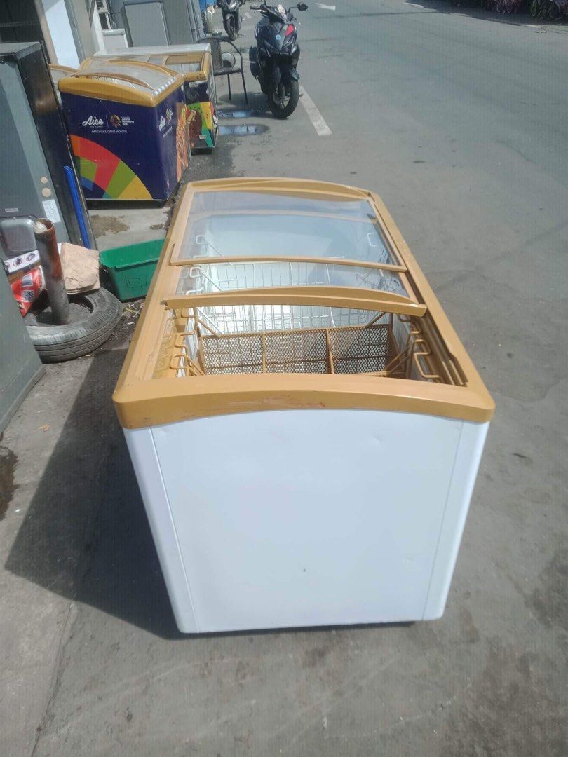 Freezer type Slide Glass 2Doors 2nd Hand 220volts, TV & Home