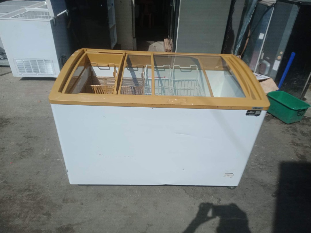 Freezer type Slide Glass 2Doors 2nd Hand 220volts, TV & Home