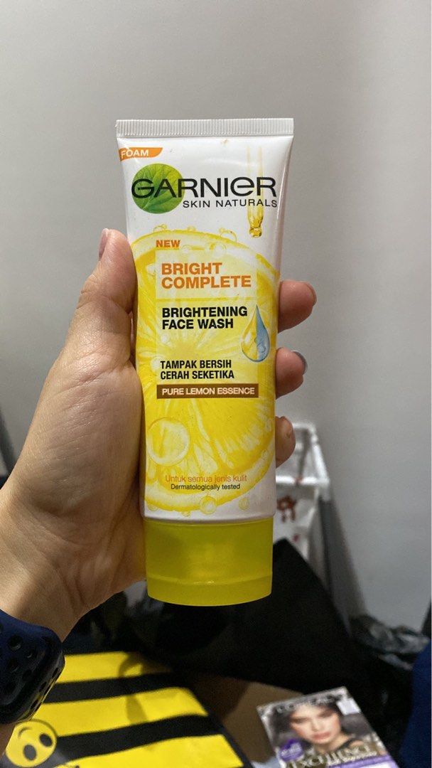 Garnier face wash bright pure active anti acne Light hyalurin sakura