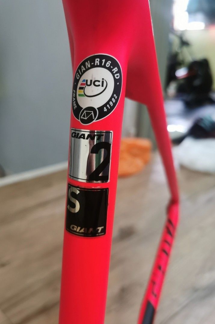 Giant roadbike frame, Sports Equipment, Bicycles & Parts, Bicycles on