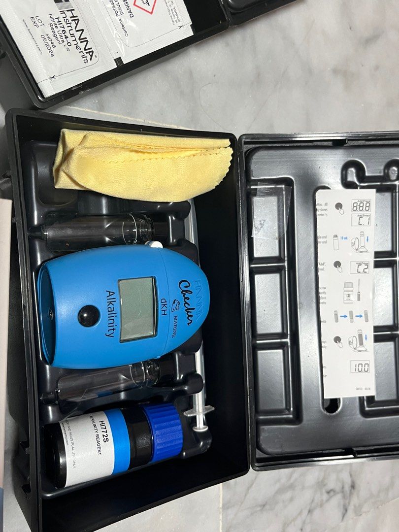 hanna instruments handheld colorimeter for seawater alkalinity, Pet