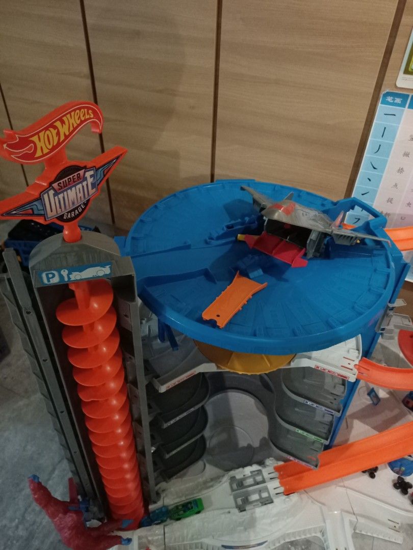 Hotwheels super ultimate garage gorilla, Hobbies & Toys, Toys & Games