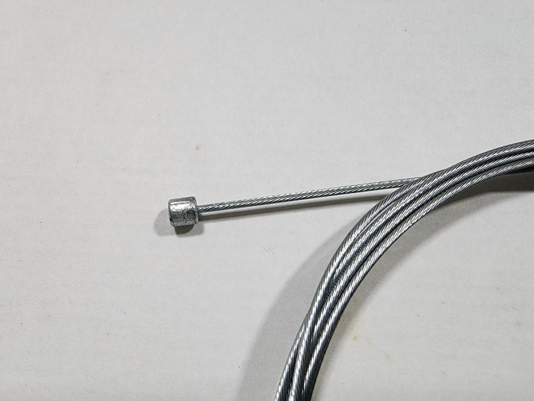 Jagwire Basic Shifter Cable (Category: Parts & Accessories) located in Singapore. Submitted by alsonhere (Listing ID 1201182985, Image 2). Description: *Have Multiple Instock*1 Jagwire basic universal shift cable. Low-cost, no-nonsense shift cables made from spiral-bound galvanized steel strands. Great for entry-level, low-cost bike repairs. Length : 2.3m Free 1x end sleeve/cap Additional $0.50 per Jagwire end cap of colour choice shown in pictur