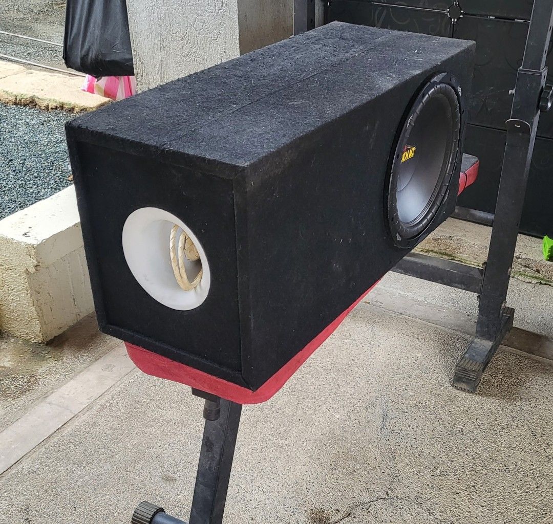 kicker subwoofer/amplifier, Audio, Soundbars, Speakers & Amplifiers on