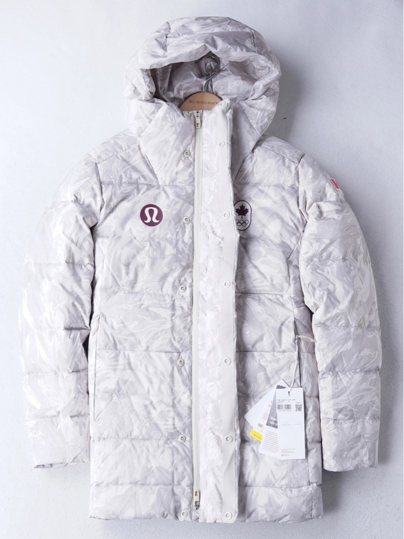 全新LULULEMON Team Canada 22 Down Jacket, 男裝, 外套及戶外衣服 Carousell