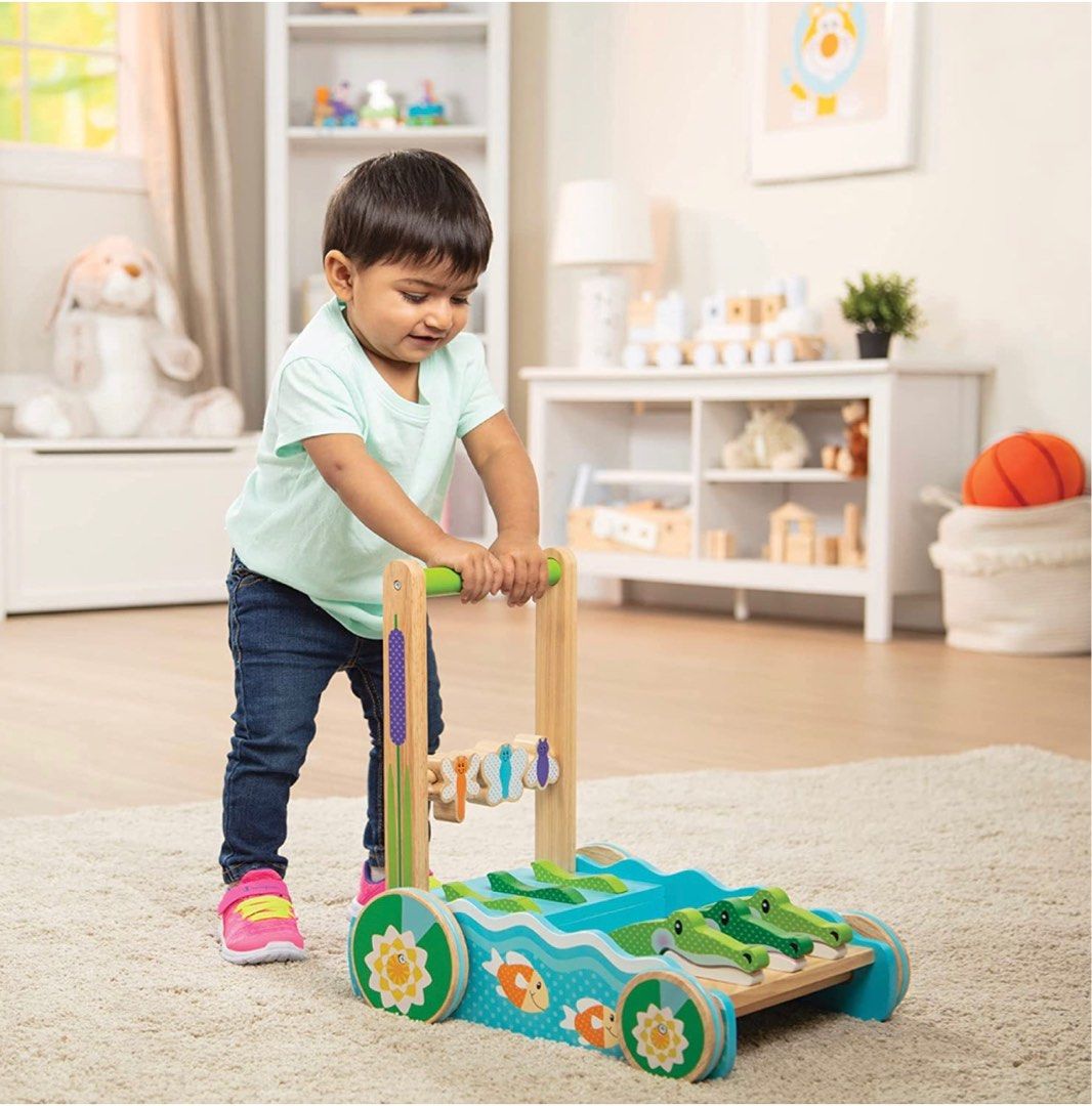 Melissa & doug chomp and deals clack alligator push toy