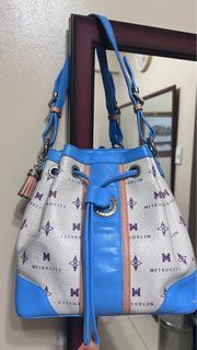 Metro bucket bag