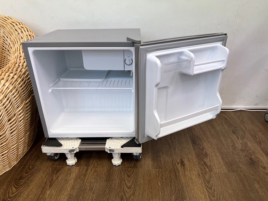 Midea Mini Fridge, TV & Home Appliances, Other Home Appliances on Carousell