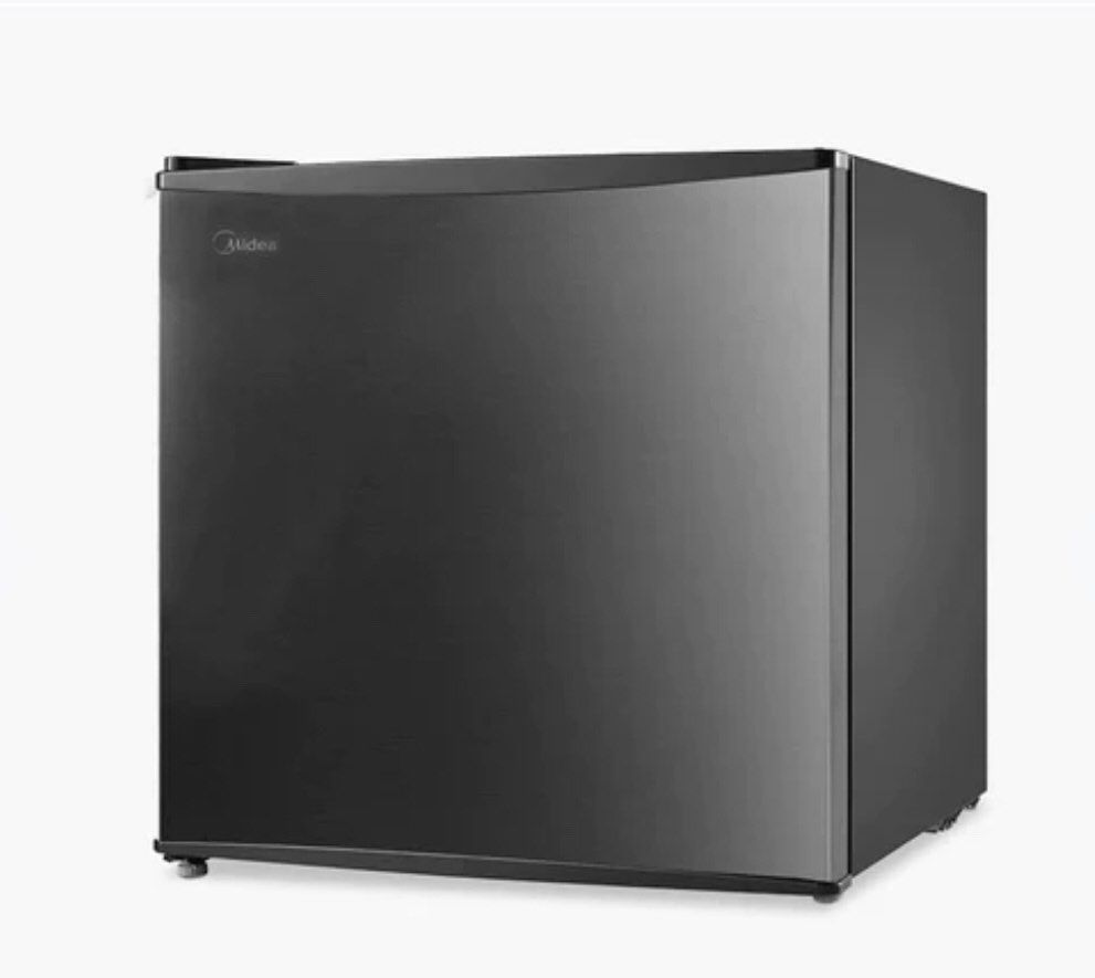 MIDEA PERSONAL REFRIGERATOR Midea 1.8 cu. ft. Mini Bar Refrigerator