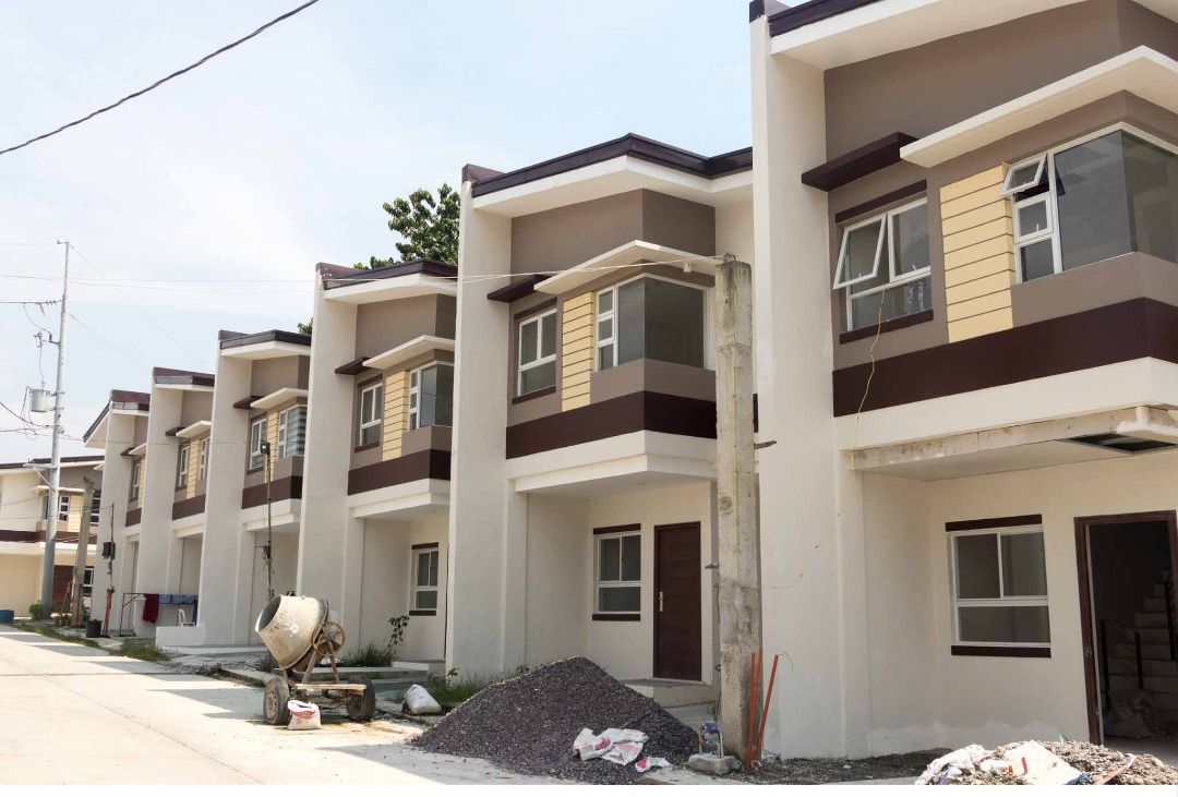 3 Bedroom House and Lot for sale Commonwealth Quezon City Townhouse