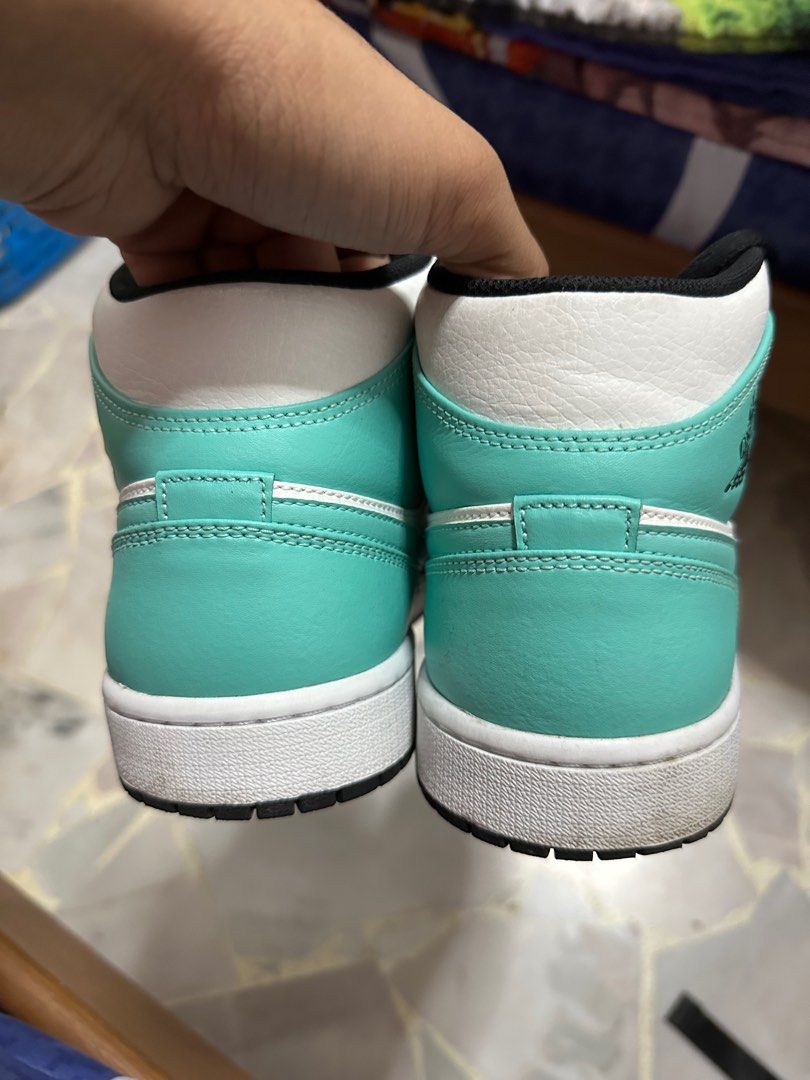 aj1 mid tropical twist