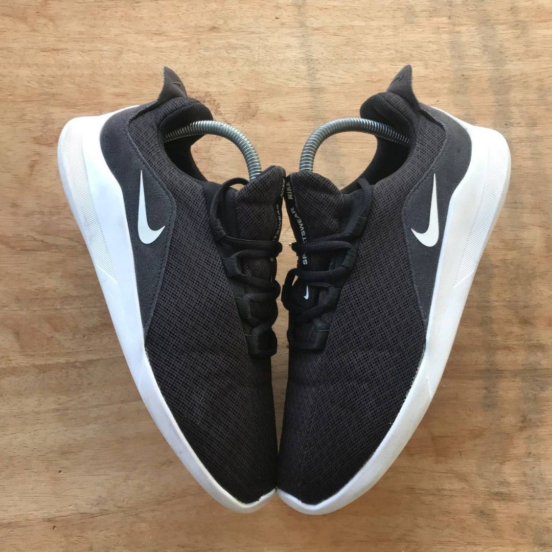 nike viale black and white