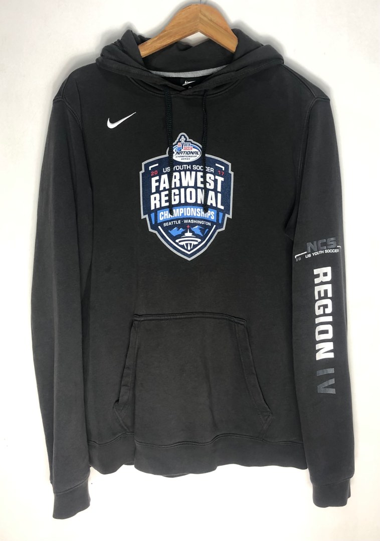 Nike youth soccer, Men's Fashion, Coats, Jackets and Outerwear on Carousell