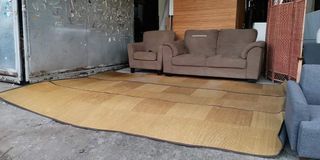 Oversized tatami wooden carpet

120 x 100 inches
Easy to fold
In good condition