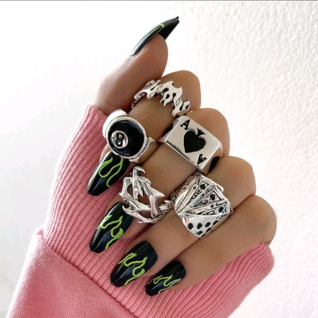 Grunge ring set on sale
