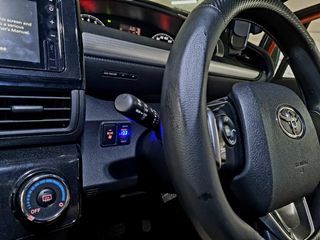 Quick Charge Dual Port USB installed on Toyota Sienta