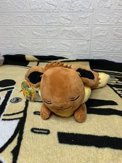Sleeping Eevee - Pokemon stuff toy ©1997