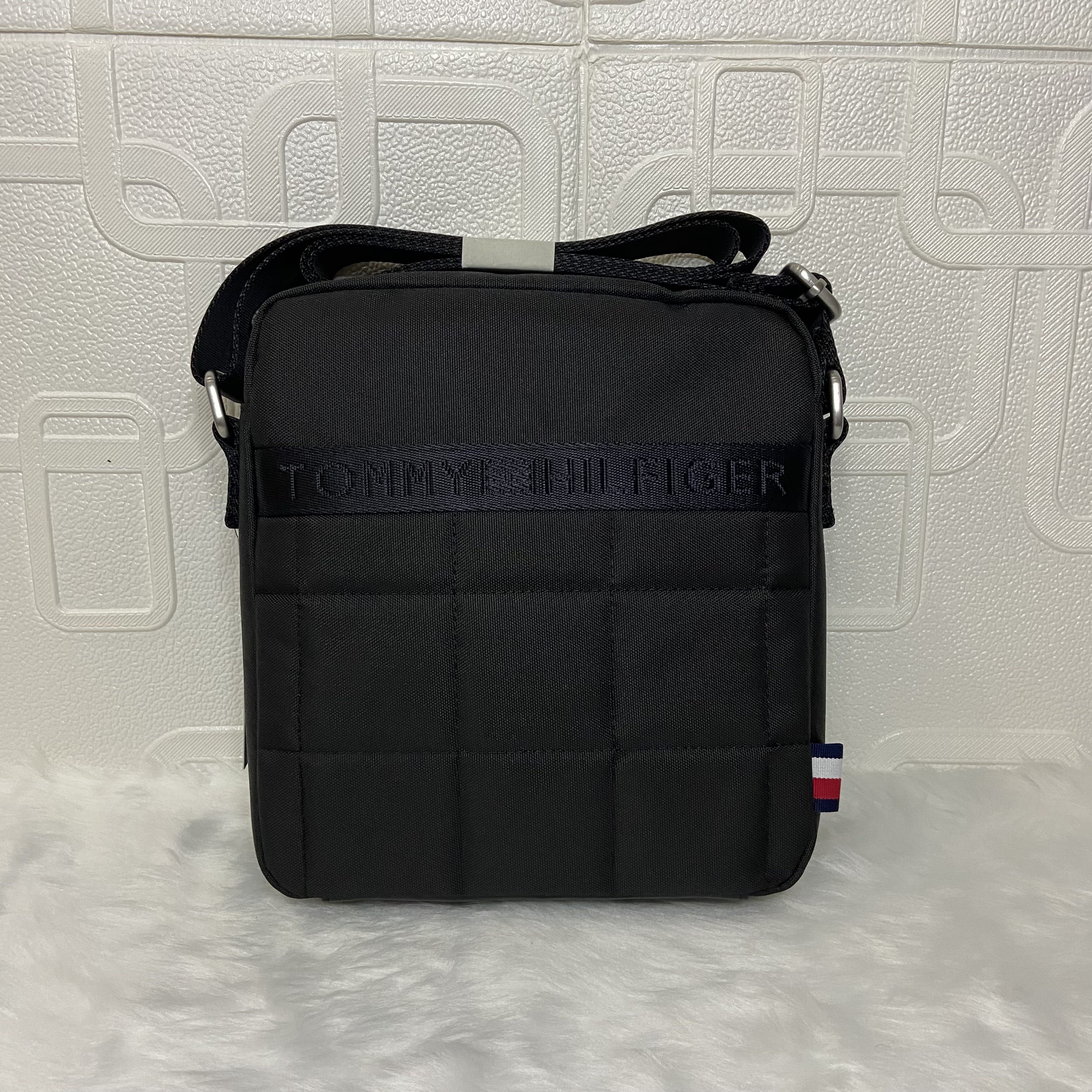 Tommy Hilfiger Xbody Bag, Men's Fashion, Bags, Sling Bags on Carousell