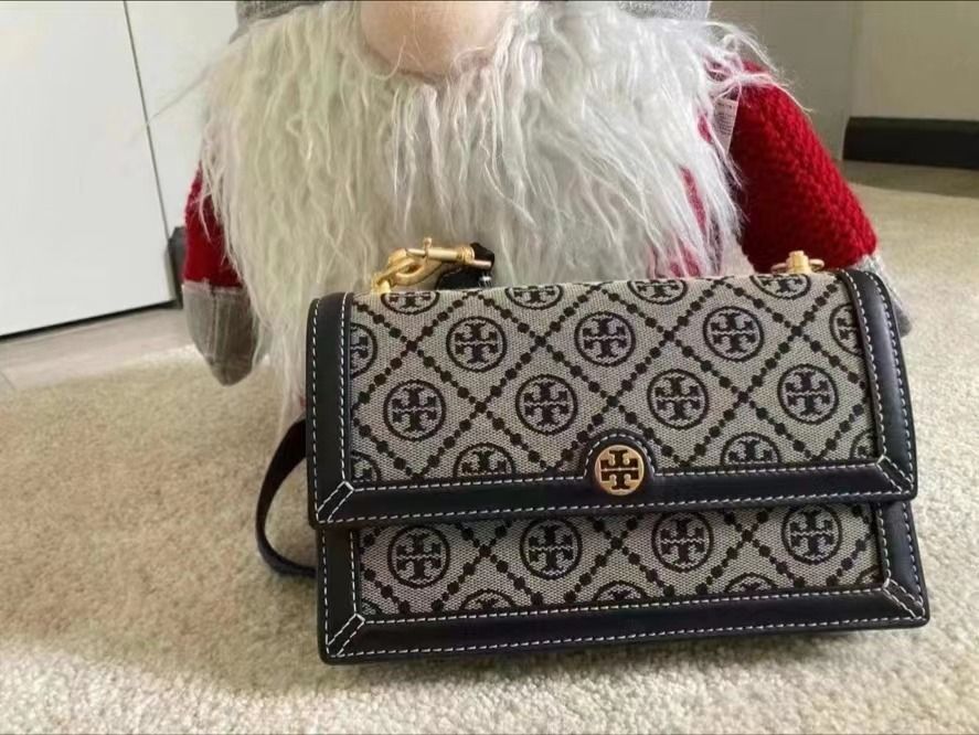 Tory burch old flower organ bag, Luxury, Bags & Wallets on Carousell