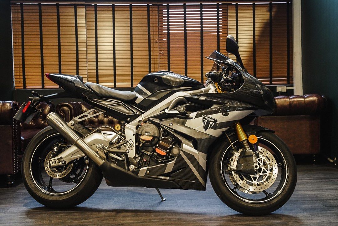 Triumph daytona top moto2 for sale